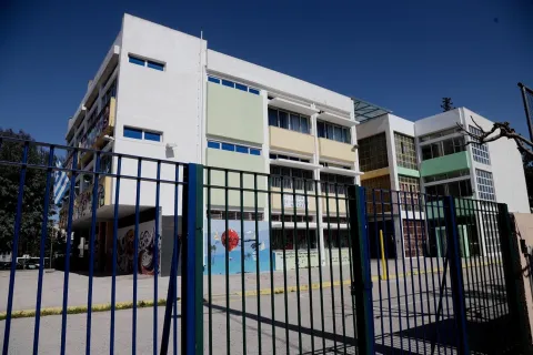 σχολεία λουκέτο
