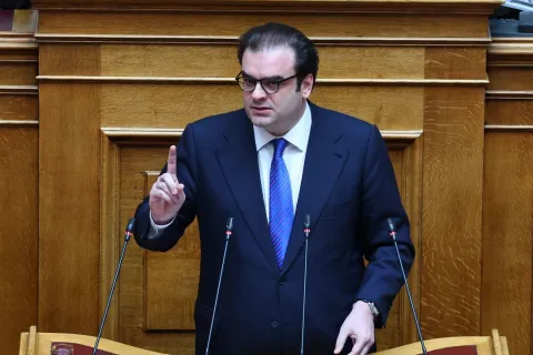 Ο Κυριάκος Πιερρακάκης στη Βουλή