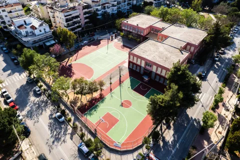 Το προαύλιο του 3ου Δημοτικού Σχολείου Βριλησσίων