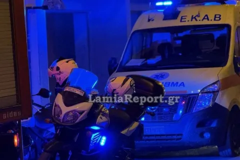 Μητέρα στη Λαμία κρατούσε στην αγκαλιά της πάνω από ένα 24ωρο τον νεκρό γιο της