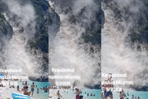 Viral η κατολίσθηση στον Μύρτο της Κεφαλονιάς δίπλα από λουόμενους