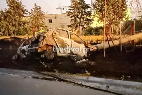 Τροχαίο στο Ωραιόκαστρο με απανθρακωμένο αυτοκίνητο και νεκρό οδηγό