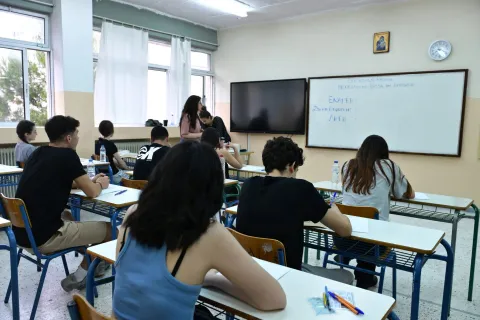 Επιτηρητές εκπαιδευτικοί στις Πανελλαδικές Εξετάσεις
