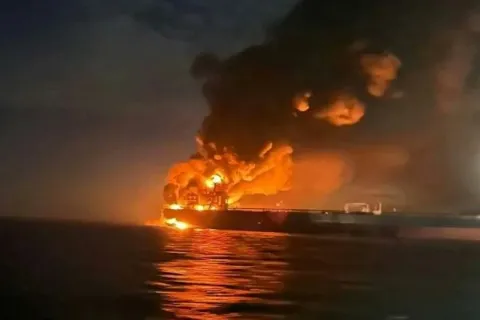 Έκρηξη σε δεξαμενόπλοιο στα Στενά του Ορμούζ