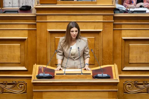 Σοφία Ζαχαράκη στη βουλή για το άρθρο 16