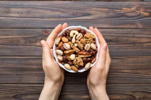 nuts2