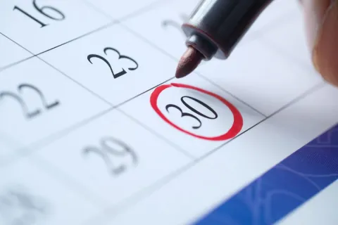 Ημερολόγιο με κυκλωμένη ημερομηνία αργίας το 2027