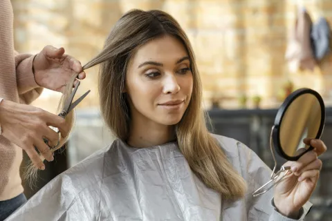 women haircut