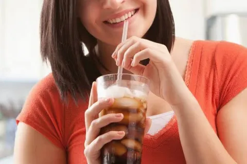 drinking sodAa