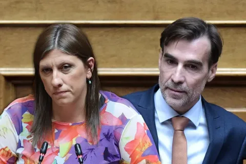 Ο βουλευτής Μιχάλης Χουρδάκης και η πρόεδρος της Πλεύσης Ελευθερίας Ζωή Κωνσταντοπούλου
