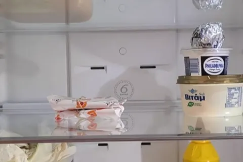 Άδειο ψυγείο