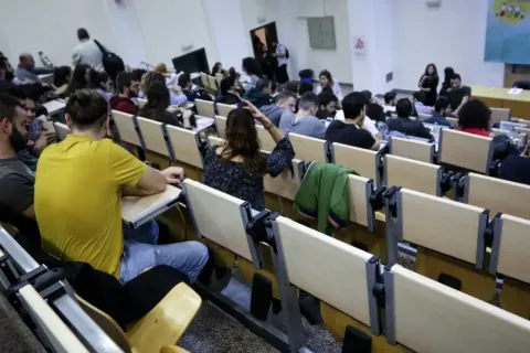 Φοιτητές σε αμφιθέατρο Πανεπιστημίου