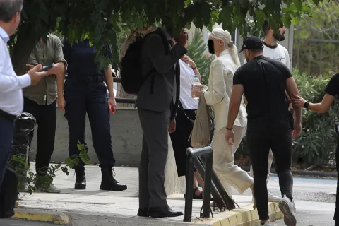 Μαζωνακης