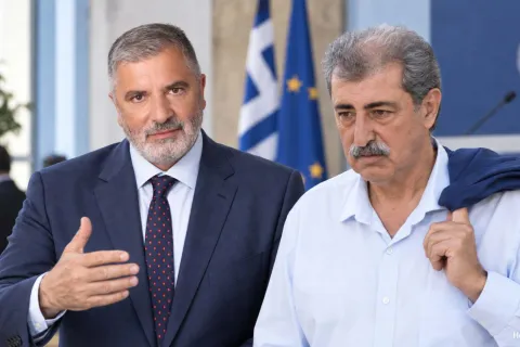 Ο πρόεδρος του ΙΣΑ Γιώργος Πατούλης και ο Παύλος Πολάκης