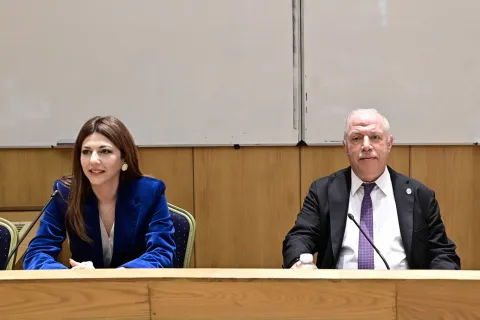 Σοφία Ζαχαράκη και Μιχάλης Σφακιανάκης μιλάνε σε πάνελ για το Εθνικό Απολυτήριο