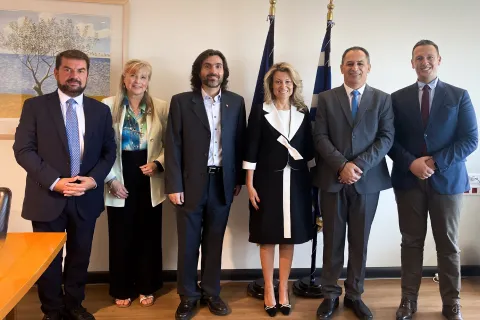 MoU_E.K. UNIC Athens_Photo 1.jpg