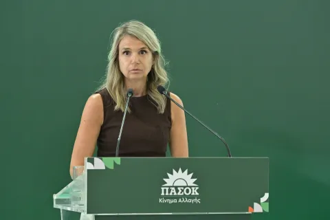 ΜΙΛΕΝΑ ΑΠΟΣΤΟΛΑΚΗ