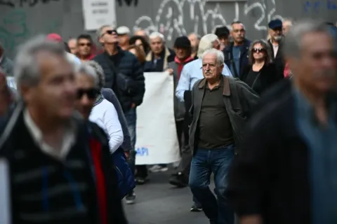 Συνταξιούχοι στον δρόμο